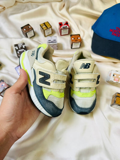 New Balance 530 Kids Sneakers - Cream/Navy/Neon Yellow