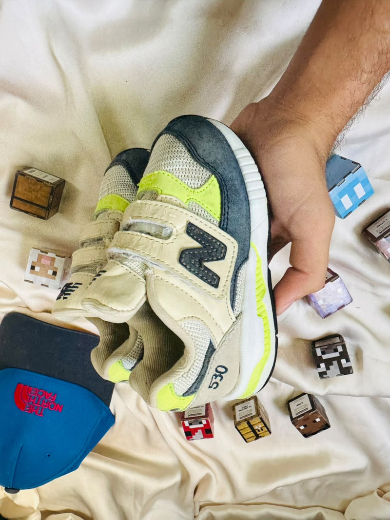New Balance 530 Kids Sneakers - Cream/Navy/Neon Yellow