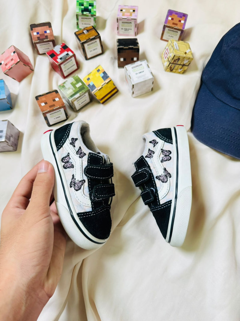 Vans kids butterfly black white sneaker heel view